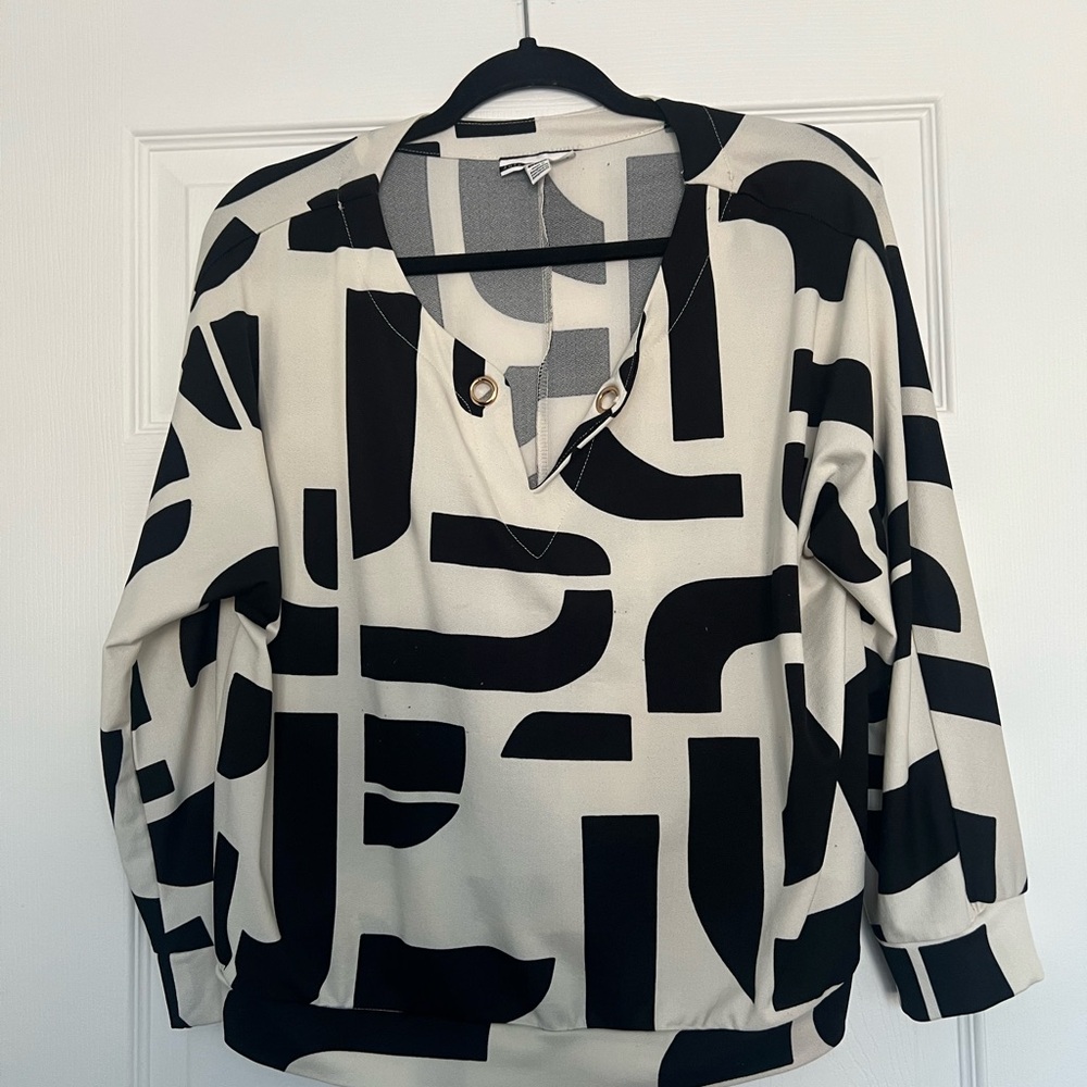 Jules & Leopold Black and Cream Geometric Blouse